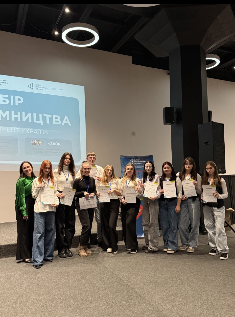 Творчість + Бізнес: як студенти-мистецтвознавці з Коломиї стали підприємцями та здобули визнання на обласному рівні